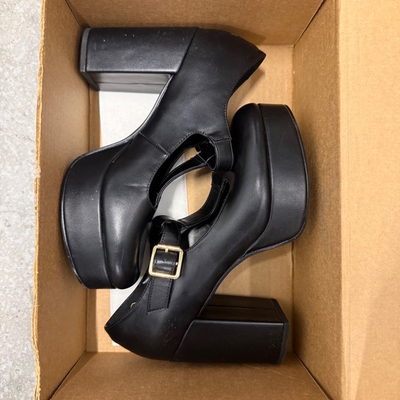 Amazon.com | Coutgo Black Platform Heels for Women T-Strap  Coutgo Womens\' T-Strap Round Toe Chunky Platform Heels